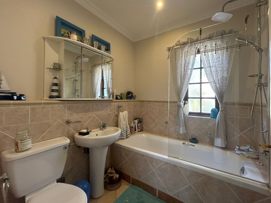 4 Bedroom Property for Sale in Nieuw Muckleneuk Gauteng