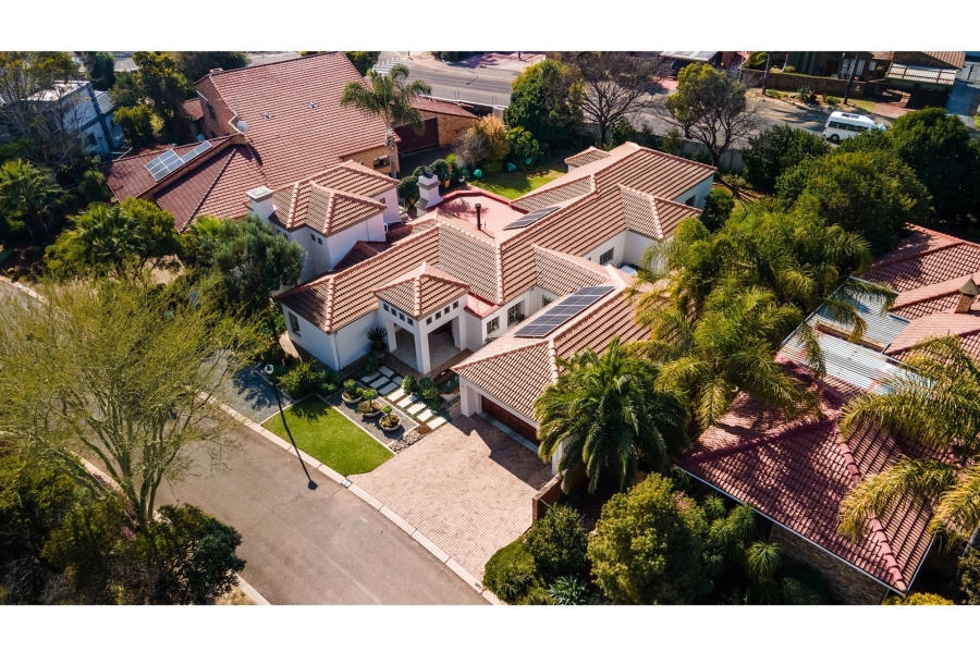 4 Bedroom Property for Sale in Eldoraigne Gauteng
