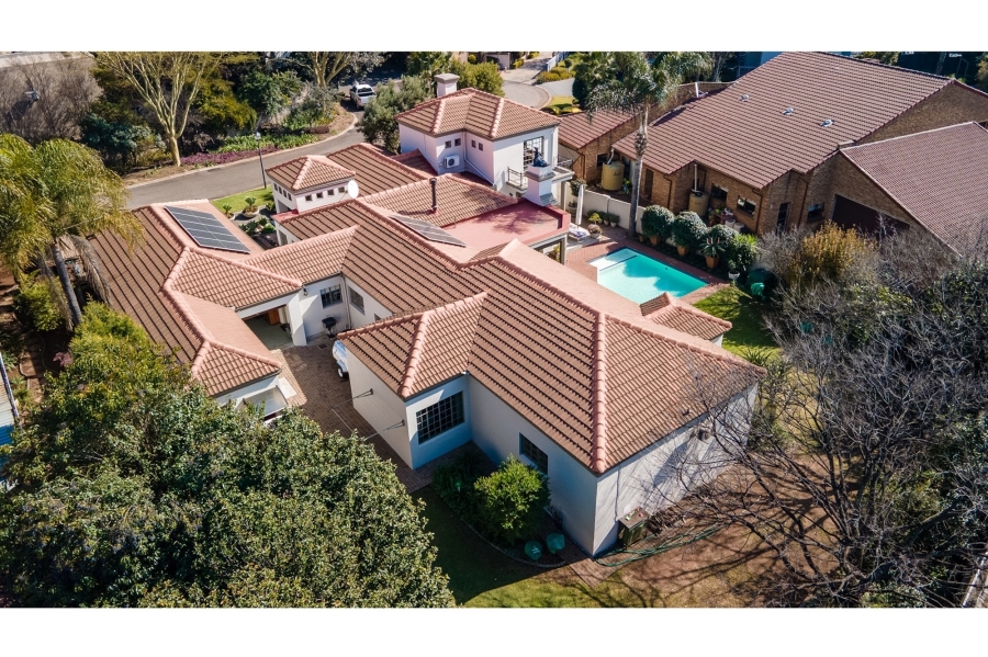 4 Bedroom Property for Sale in Eldoraigne Gauteng