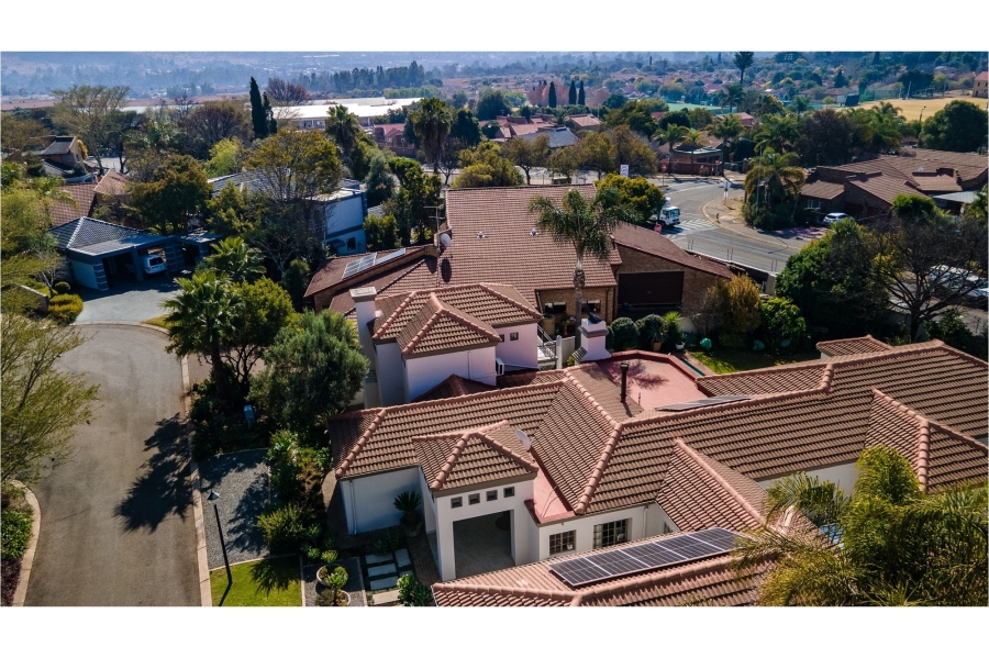 4 Bedroom Property for Sale in Eldoraigne Gauteng