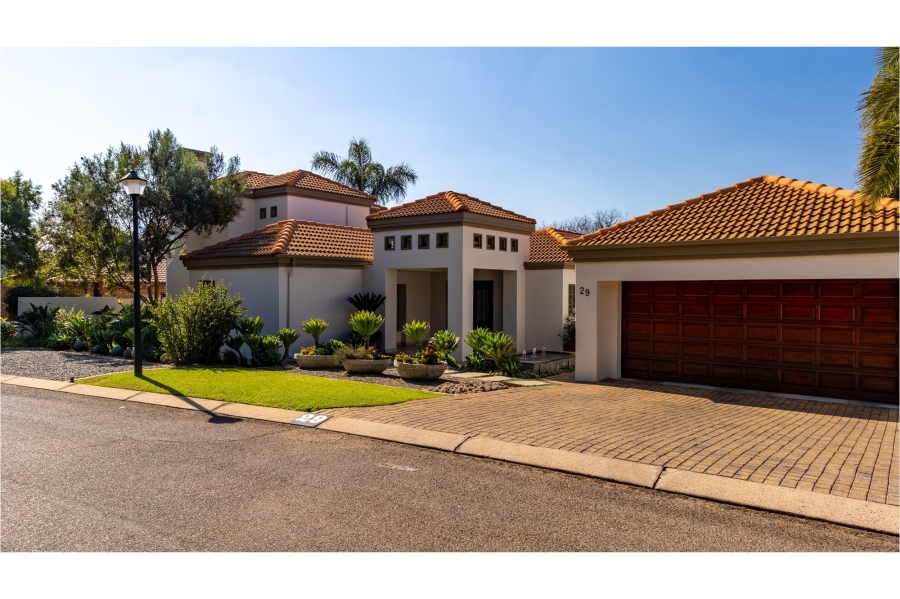4 Bedroom Property for Sale in Eldoraigne Gauteng