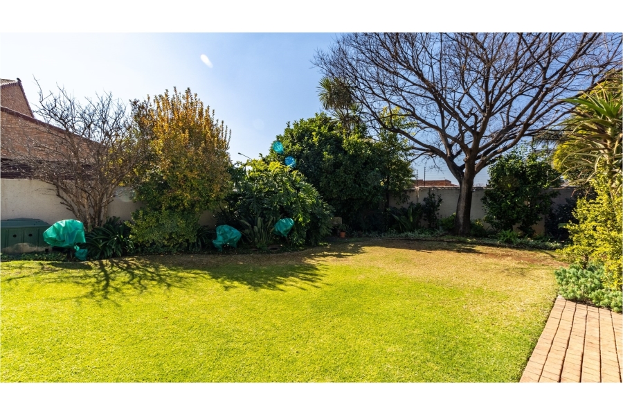 4 Bedroom Property for Sale in Eldoraigne Gauteng
