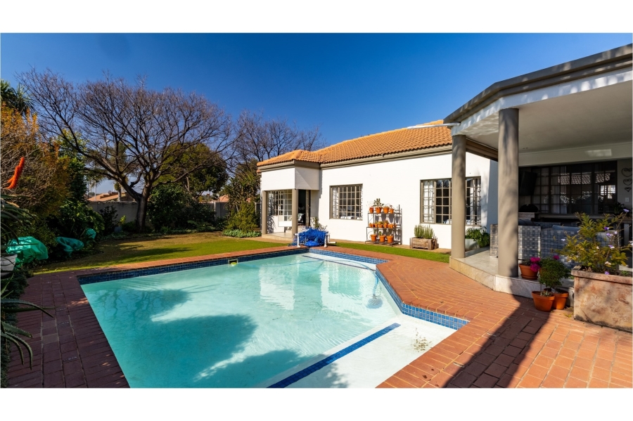 4 Bedroom Property for Sale in Eldoraigne Gauteng