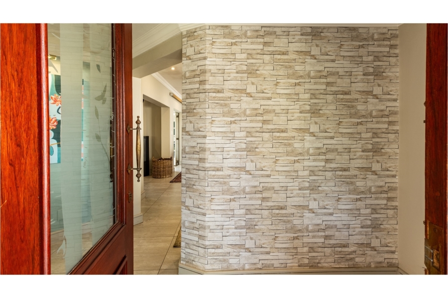 4 Bedroom Property for Sale in Eldoraigne Gauteng