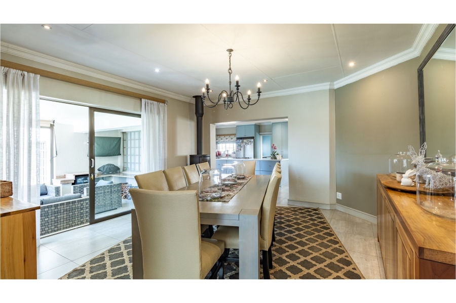 4 Bedroom Property for Sale in Eldoraigne Gauteng