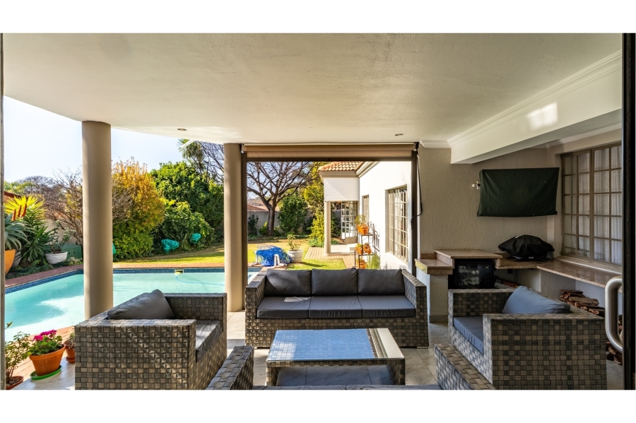 4 Bedroom Property for Sale in Eldoraigne Gauteng