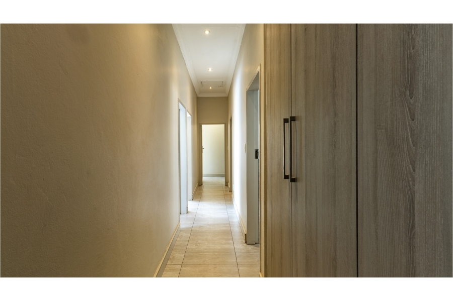 4 Bedroom Property for Sale in Eldoraigne Gauteng