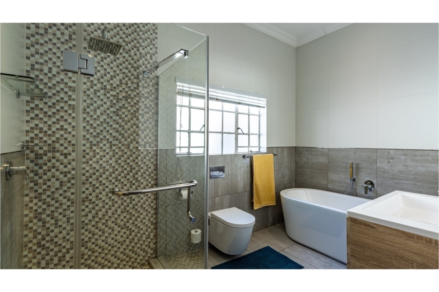 4 Bedroom Property for Sale in Eldoraigne Gauteng