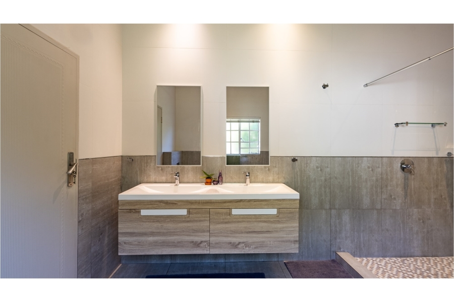 4 Bedroom Property for Sale in Eldoraigne Gauteng