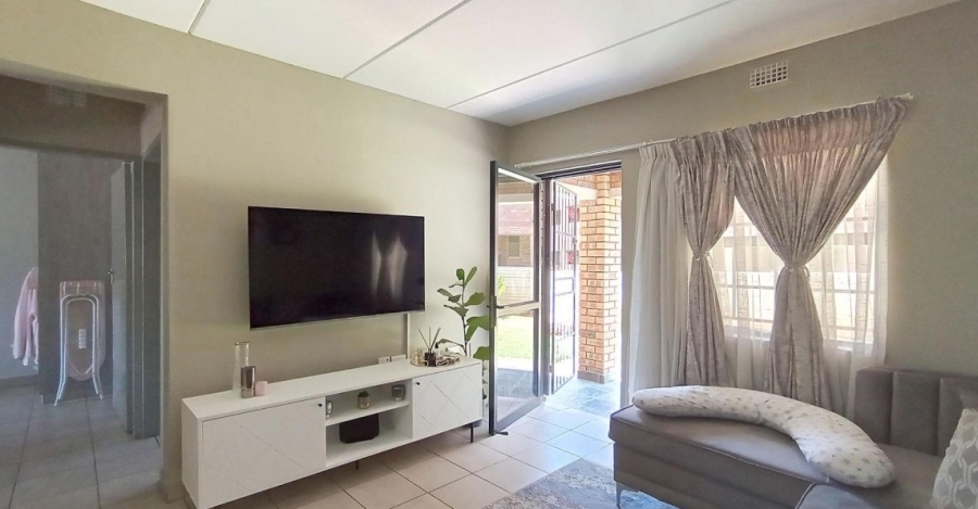 2 Bedroom Property for Sale in Montana Tuine Gauteng