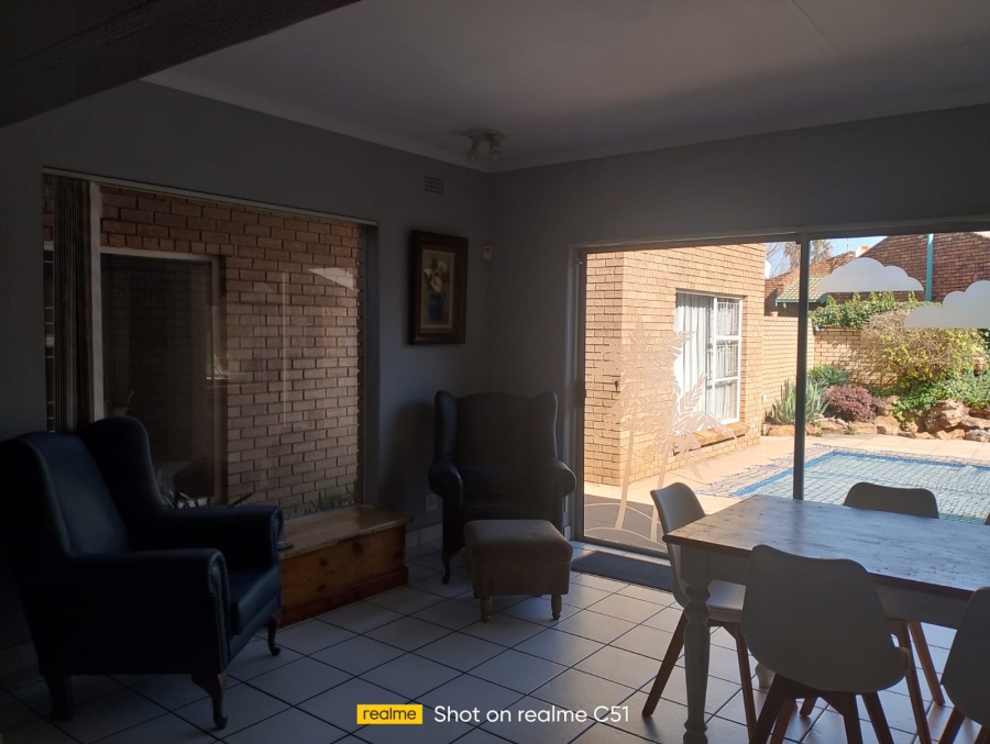 5 Bedroom Property for Sale in Sunward Park Gauteng