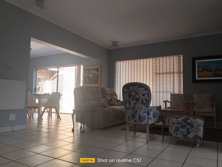 5 Bedroom Property for Sale in Sunward Park Gauteng