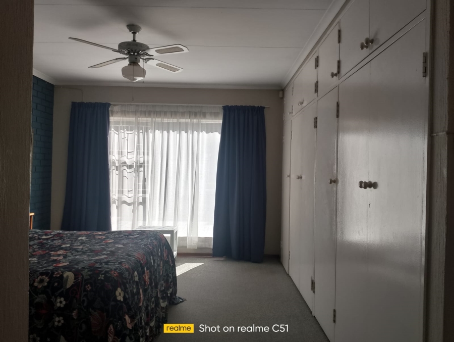 5 Bedroom Property for Sale in Sunward Park Gauteng