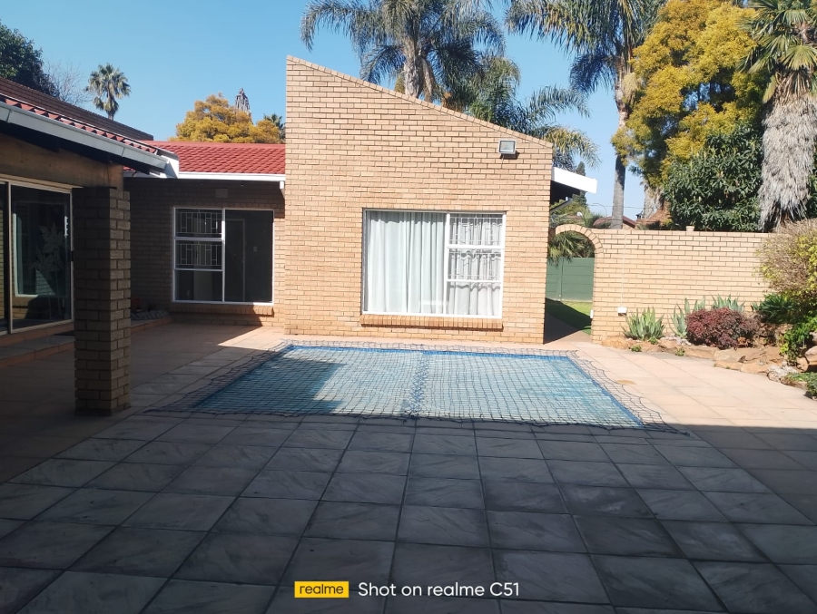5 Bedroom Property for Sale in Sunward Park Gauteng