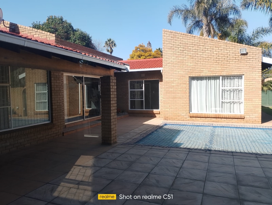 5 Bedroom Property for Sale in Sunward Park Gauteng