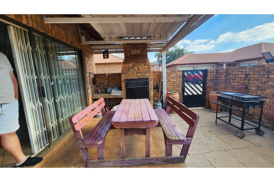 2 Bedroom Property for Sale in New State Areas Gauteng