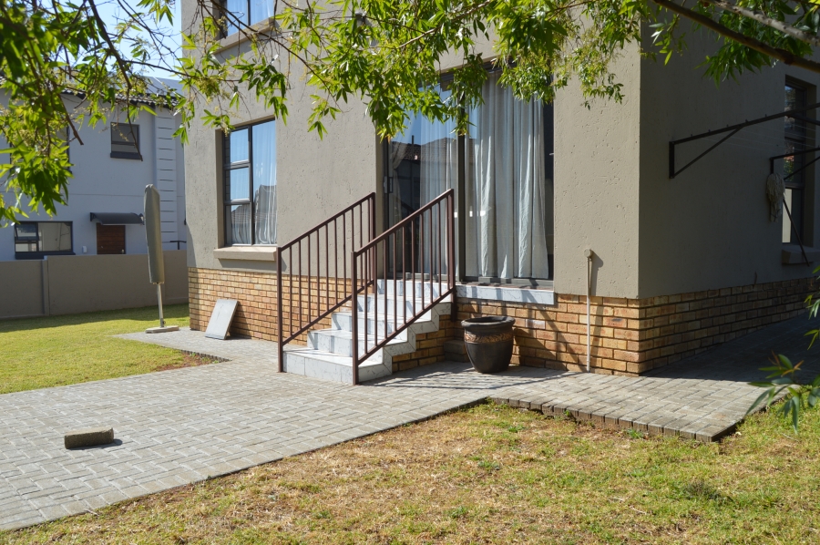 To Let 3 Bedroom Property for Rent in Greengate Gauteng