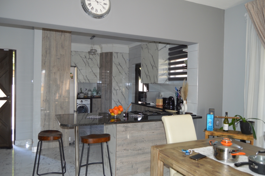 To Let 3 Bedroom Property for Rent in Greengate Gauteng