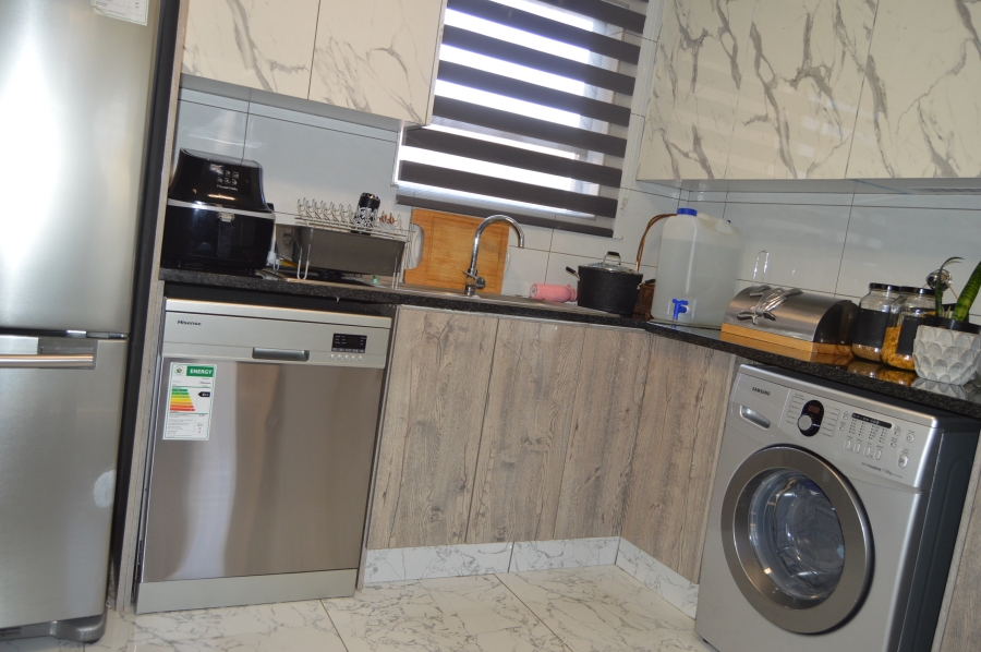To Let 3 Bedroom Property for Rent in Greengate Gauteng