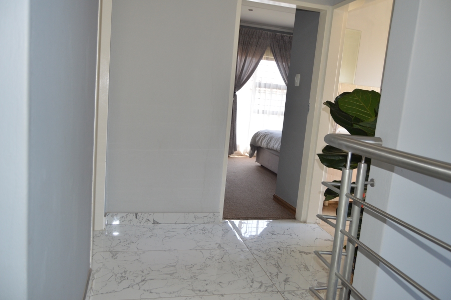 To Let 3 Bedroom Property for Rent in Greengate Gauteng
