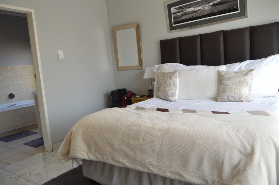 To Let 3 Bedroom Property for Rent in Greengate Gauteng