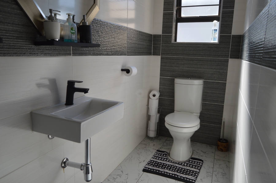 To Let 3 Bedroom Property for Rent in Greengate Gauteng