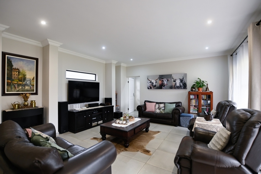 4 Bedroom Property for Sale in Zambezi Country Estate Gauteng