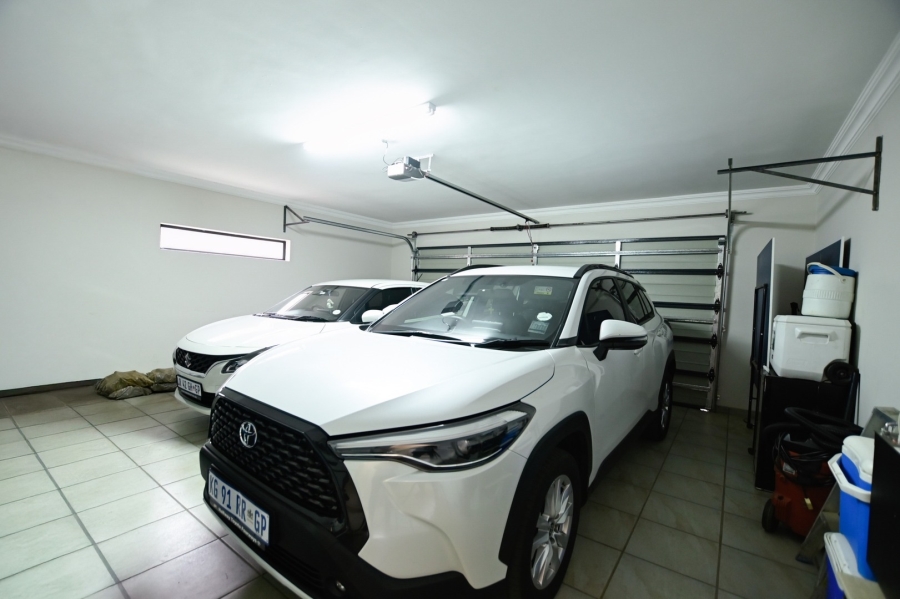 4 Bedroom Property for Sale in Zambezi Country Estate Gauteng