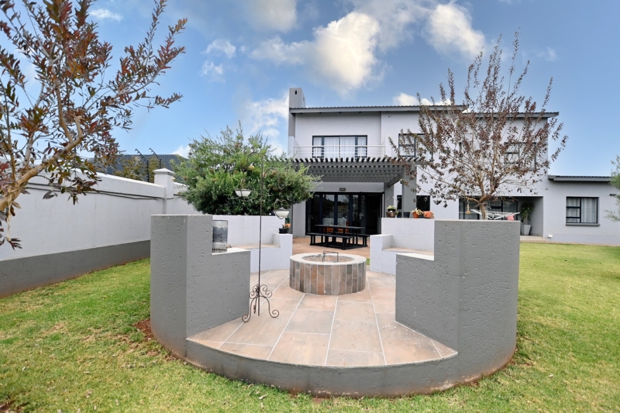4 Bedroom Property for Sale in Zambezi Country Estate Gauteng