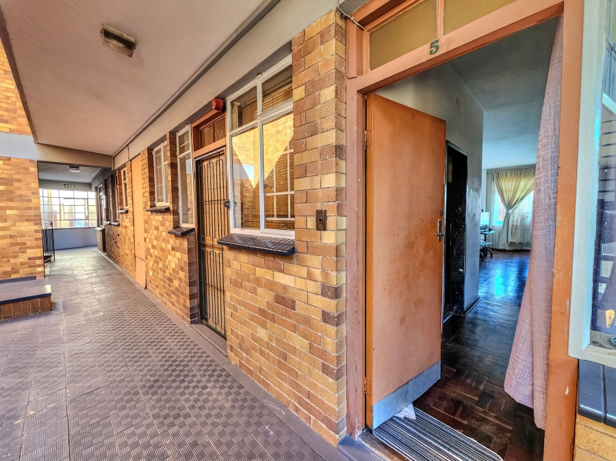 1 Bedroom Property for Sale in Florida North Gauteng