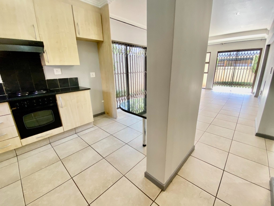 To Let 2 Bedroom Property for Rent in Sandown Gauteng
