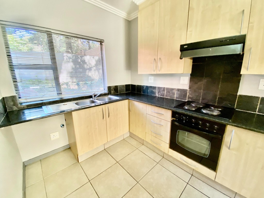 To Let 2 Bedroom Property for Rent in Sandown Gauteng