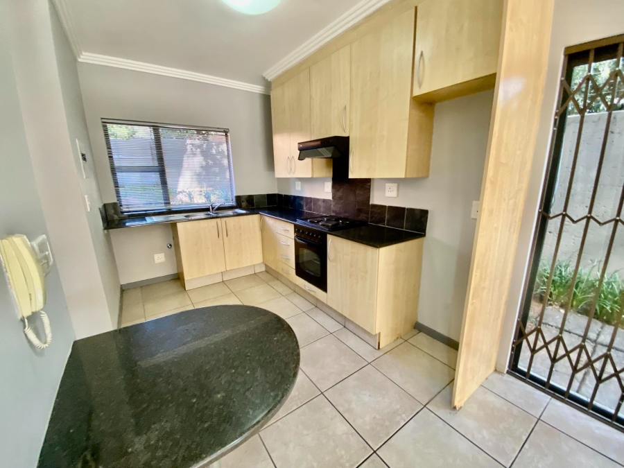 To Let 2 Bedroom Property for Rent in Sandown Gauteng