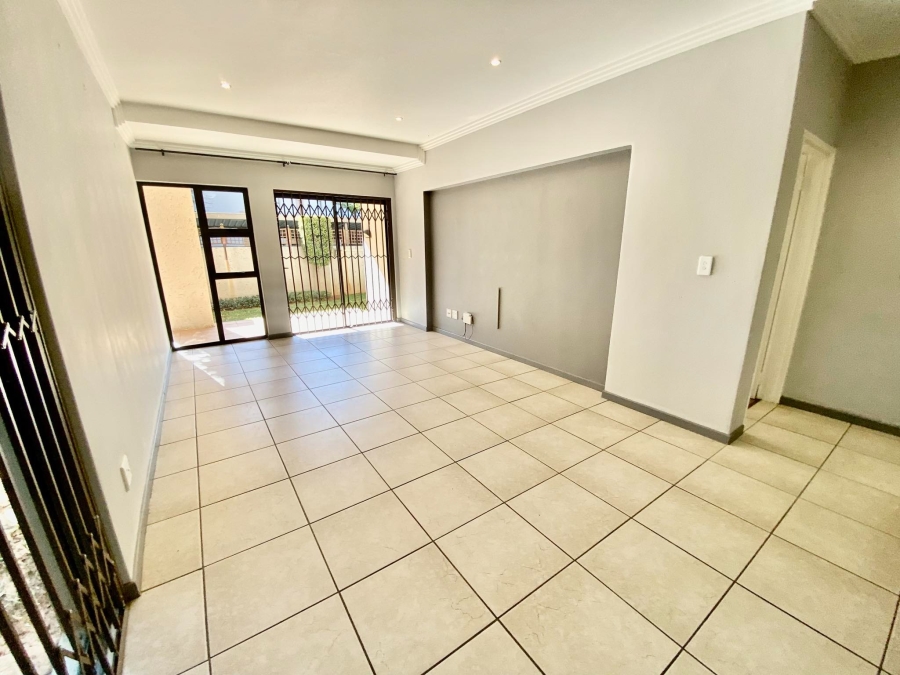 To Let 2 Bedroom Property for Rent in Sandown Gauteng