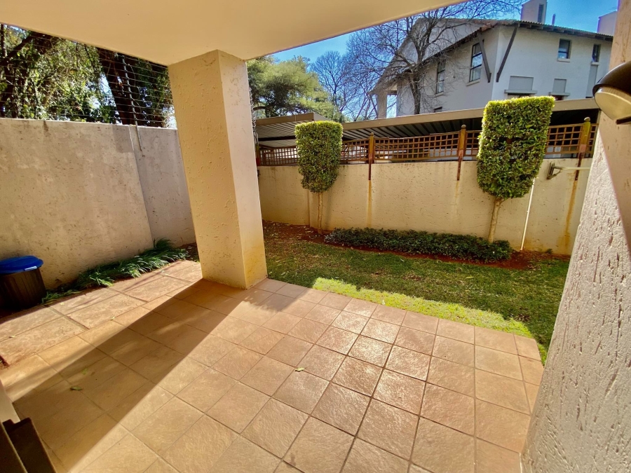 To Let 2 Bedroom Property for Rent in Sandown Gauteng