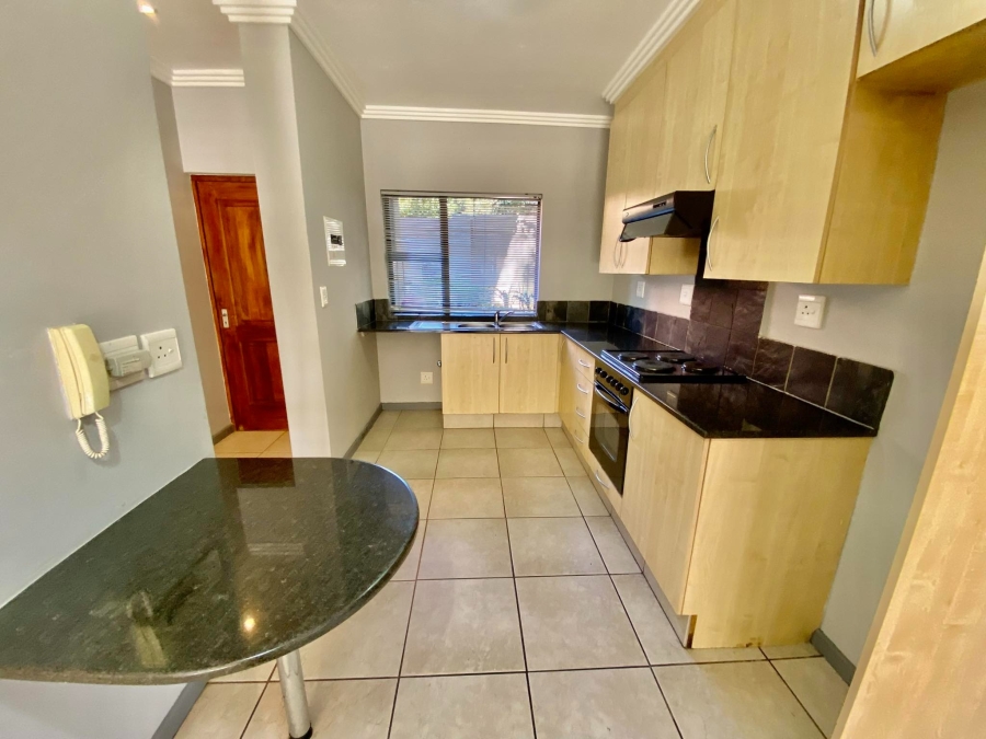To Let 2 Bedroom Property for Rent in Sandown Gauteng