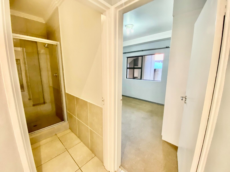 To Let 2 Bedroom Property for Rent in Sandown Gauteng