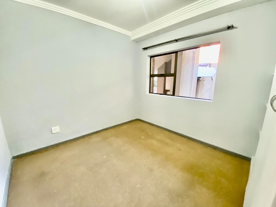 To Let 2 Bedroom Property for Rent in Sandown Gauteng