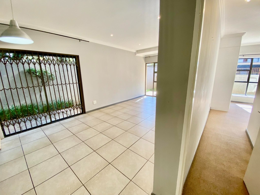 To Let 2 Bedroom Property for Rent in Sandown Gauteng