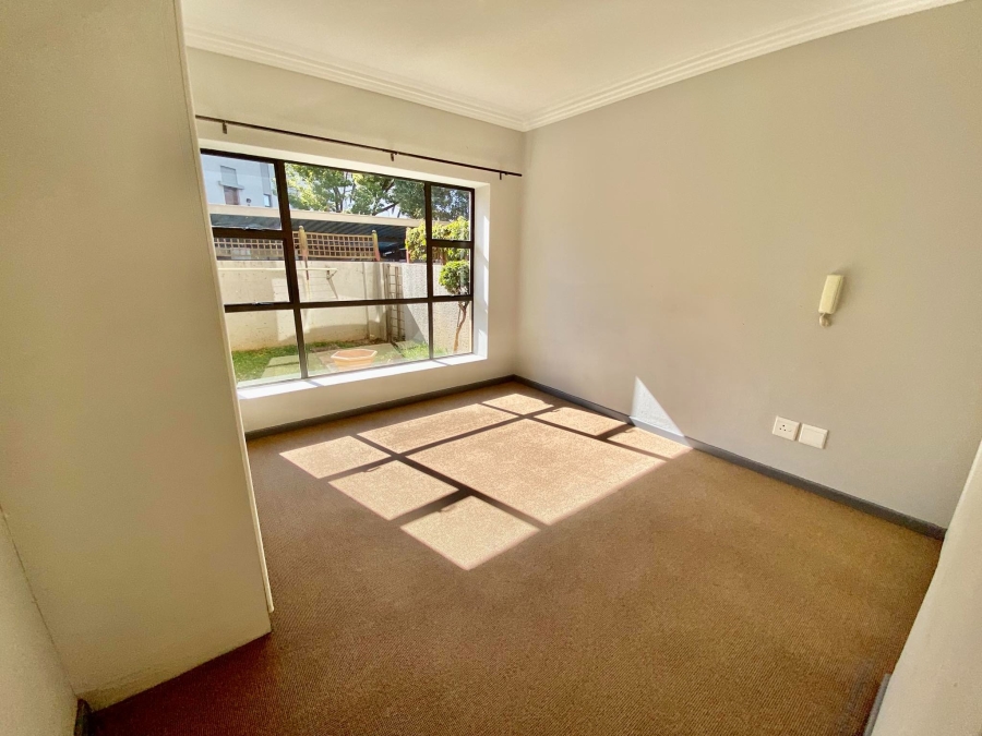 To Let 2 Bedroom Property for Rent in Sandown Gauteng