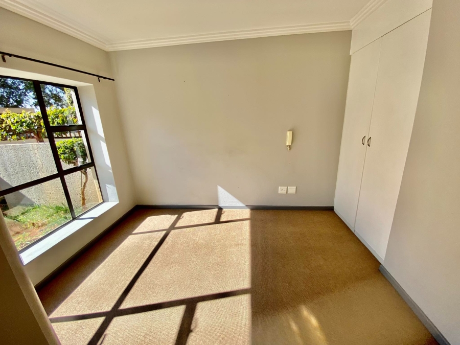 To Let 2 Bedroom Property for Rent in Sandown Gauteng
