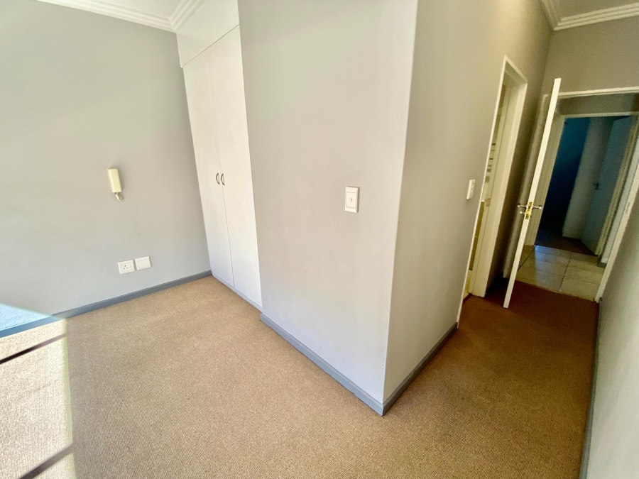 To Let 2 Bedroom Property for Rent in Sandown Gauteng