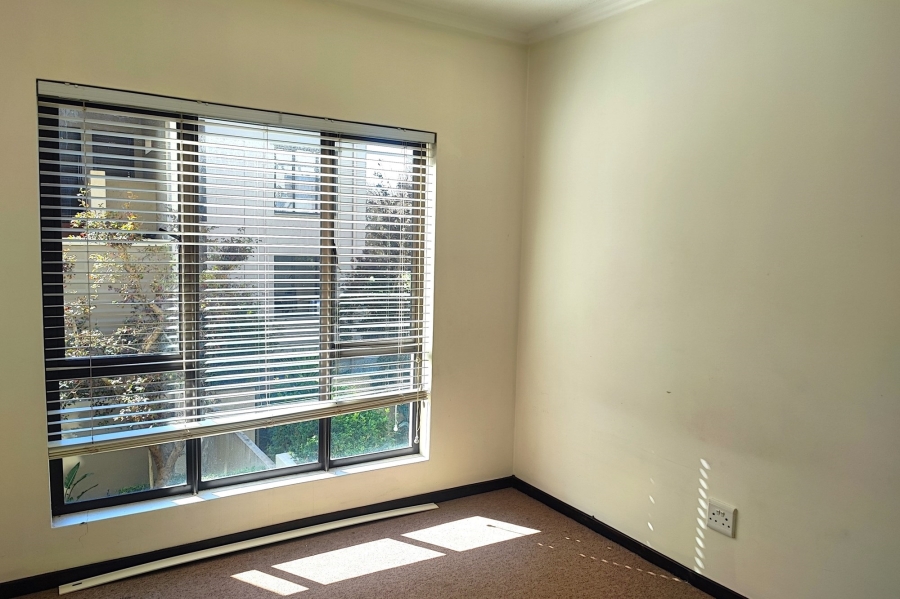 1 Bedroom Property for Sale in Paulshof Gauteng
