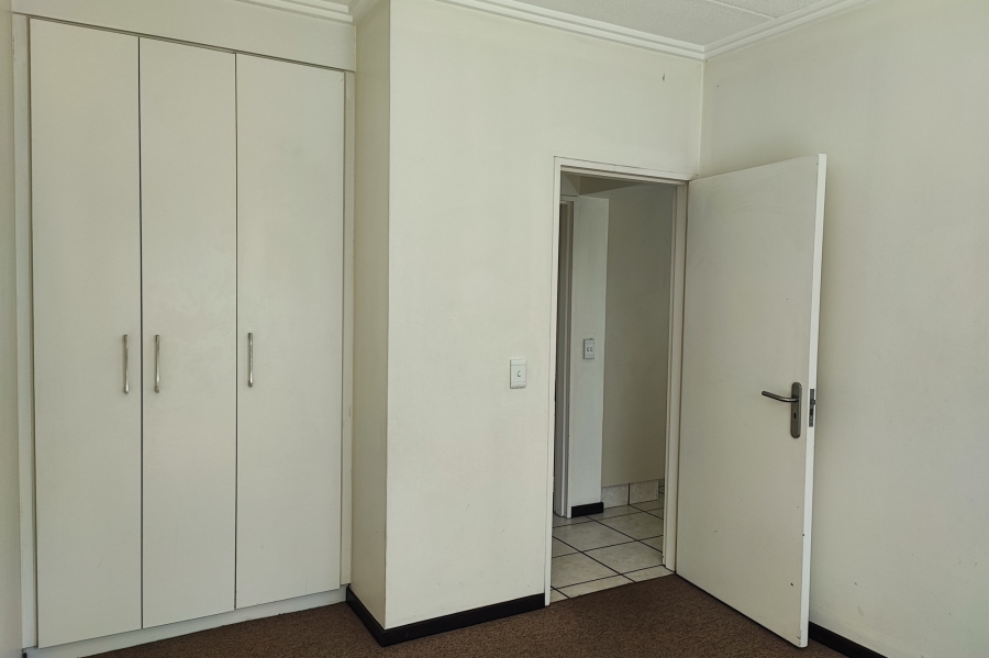 1 Bedroom Property for Sale in Paulshof Gauteng