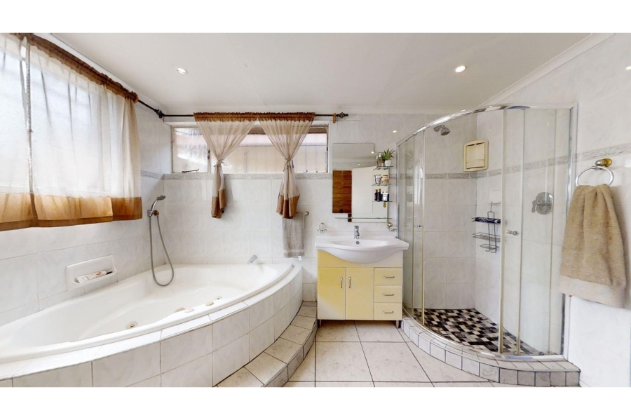 8 Bedroom Property for Sale in Lambton Gauteng