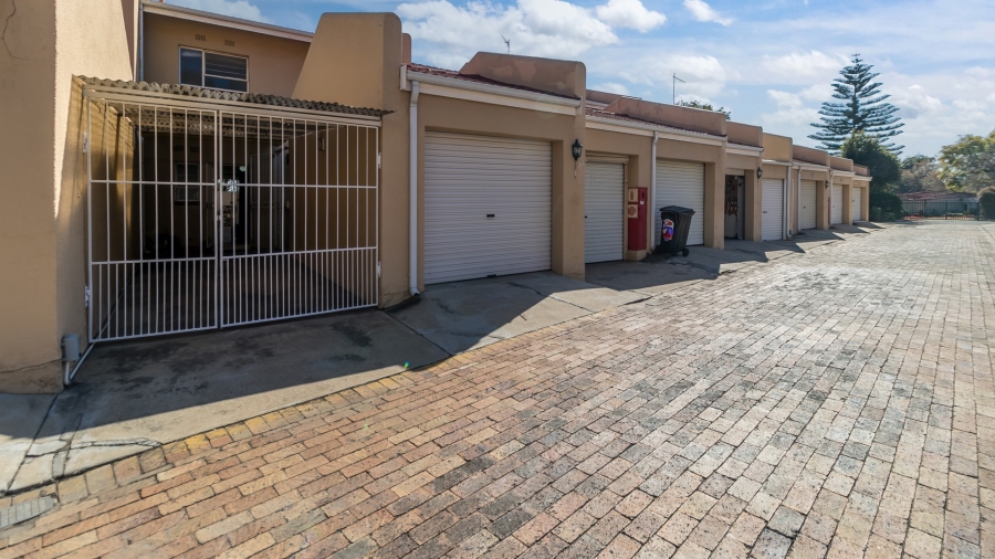 2 Bedroom Property for Sale in Malanshof Gauteng