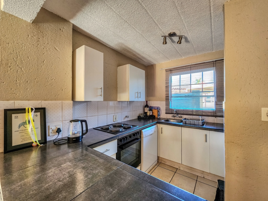1 Bedroom Property for Sale in Allens Nek Gauteng