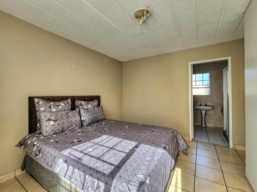1 Bedroom Property for Sale in Allens Nek Gauteng