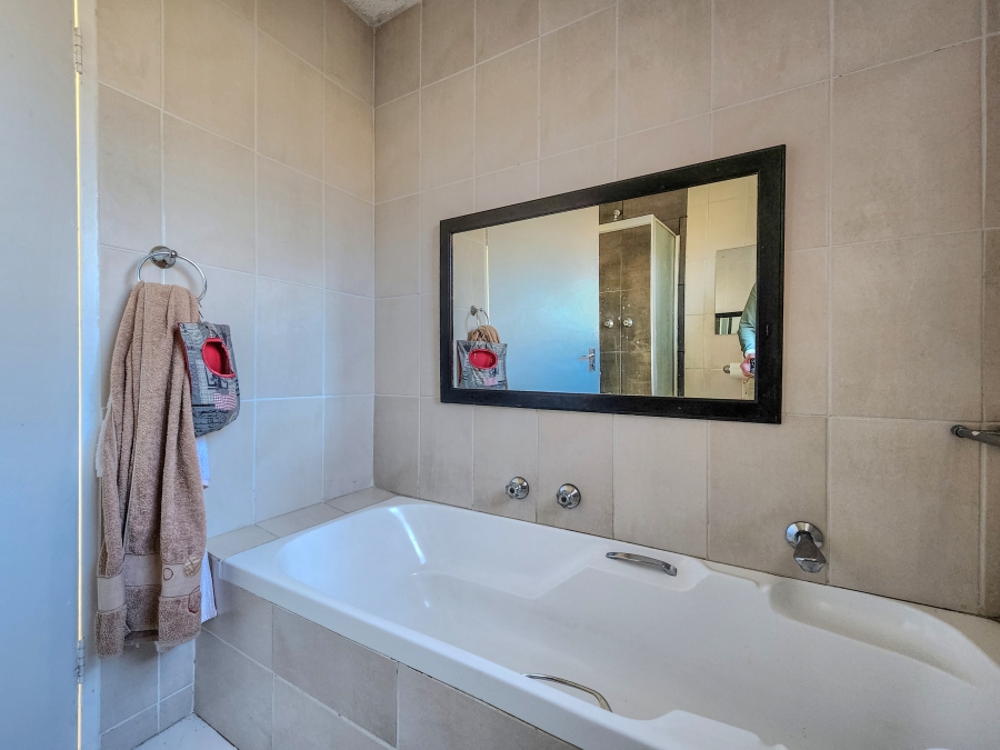 1 Bedroom Property for Sale in Allens Nek Gauteng