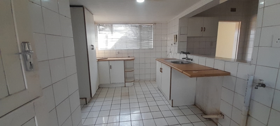 To Let 3 Bedroom Property for Rent in Unitas Park Gauteng